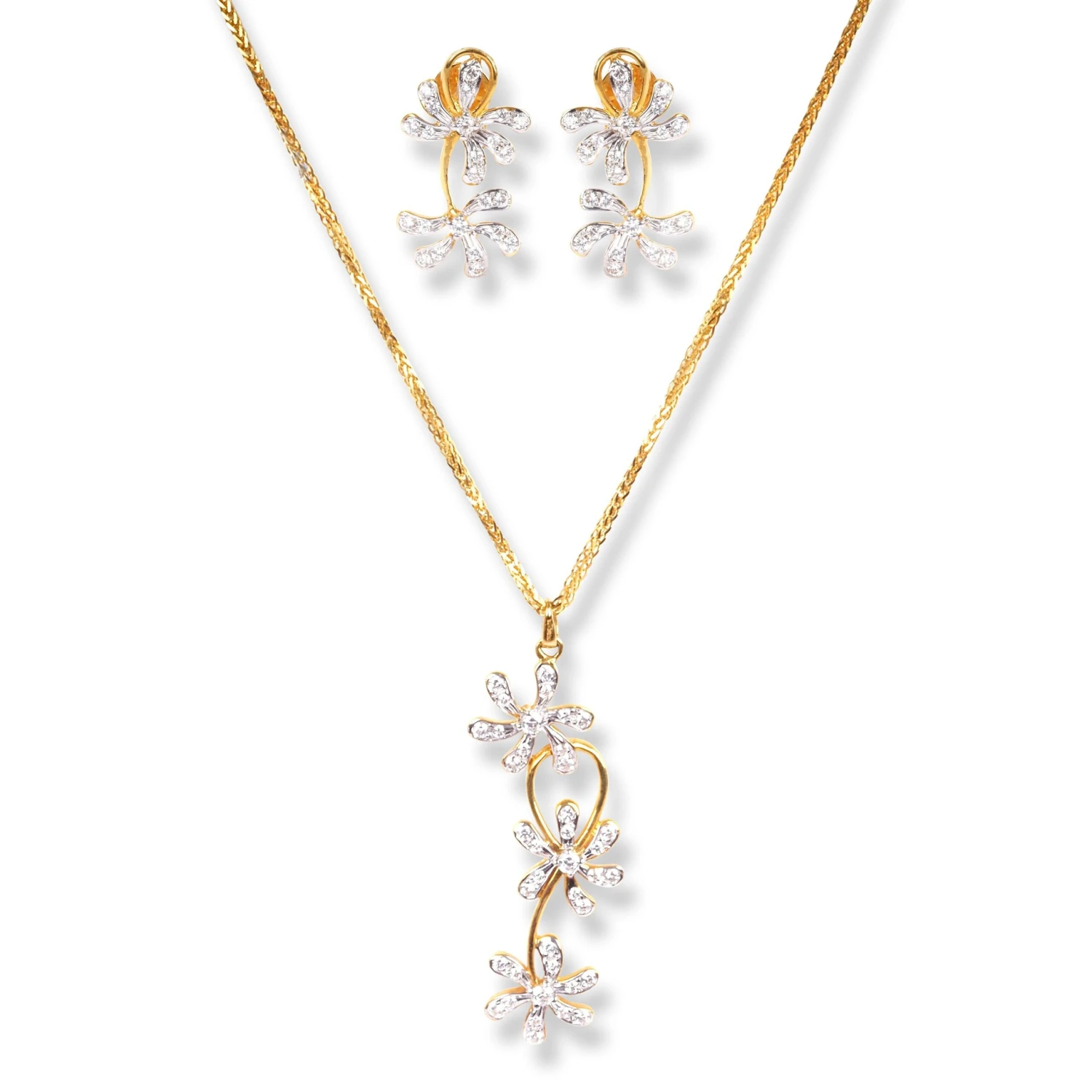18ct Yellow Gold Floral Design Set with Cubic Zirconia Stones (Pendant + Chain + Stud Earrings) 18ct Yellow Gold Floral Design Set With Cubic Zirconia Stones (Pendant + Chain + Stud Earrings) -Mathieu Blan Chard Soldes 18ct gold floral design set with cubic zirconia stones pendant chain stud earrings 7 scaled