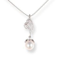 18ct White Gold Diamond & Cultured Pearl Drop Set (Pendant + Chain + Earrings) MCS6066/7 2 18ct White Gold Diamond & Cultured Pearl Drop Set (Pendant + Chain + Earrings) MCS6066/7 -Mathieu Blan Chard Soldes 18ct white gold diamond cultured pearl drop set pendant chain earrings 2
