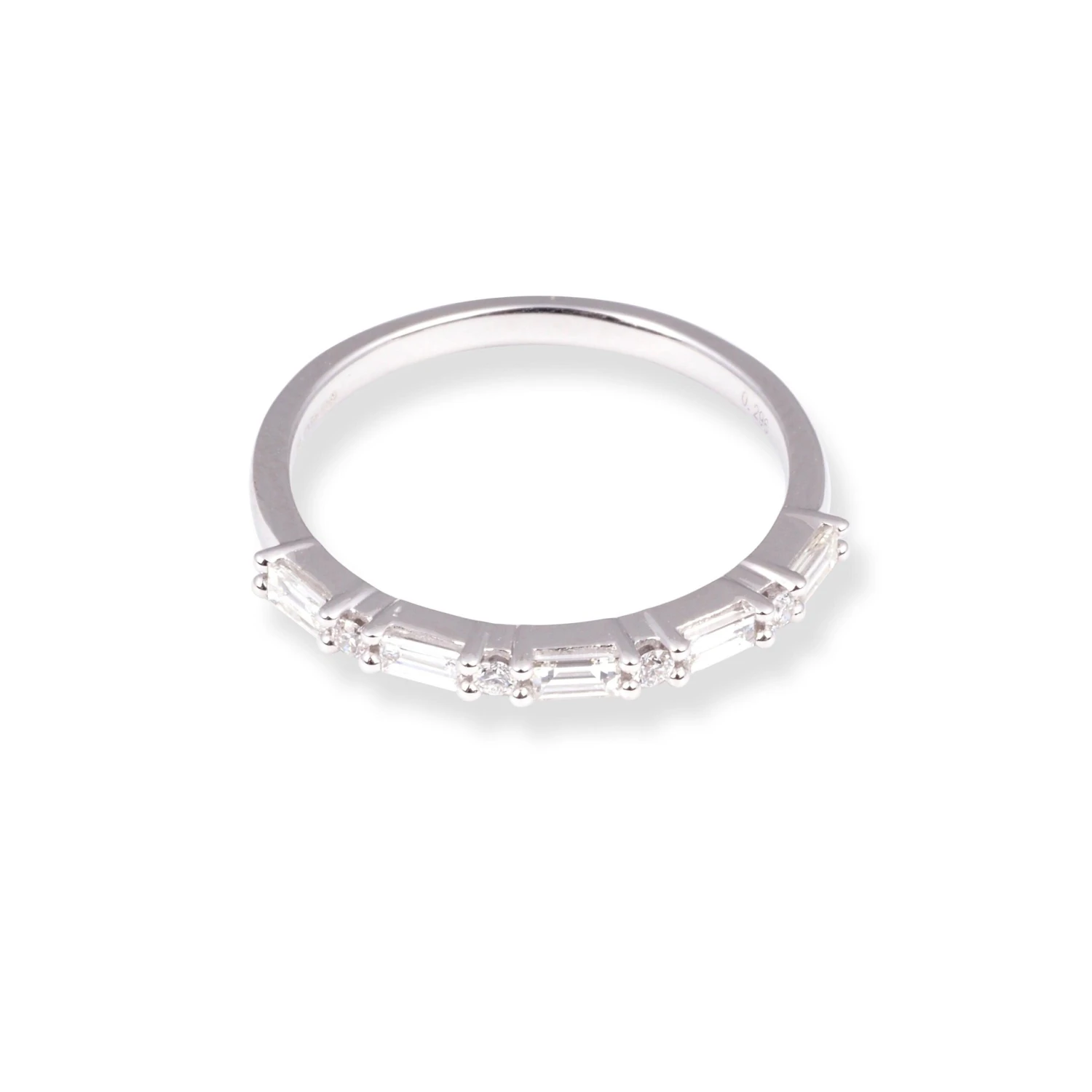 18ct White Gold Diamond Ring LR-7013 18ct White Gold Diamond Ring LR-7013 -Mathieu Blan Chard Soldes 18ct white gold diamond ring 2 2 scaled