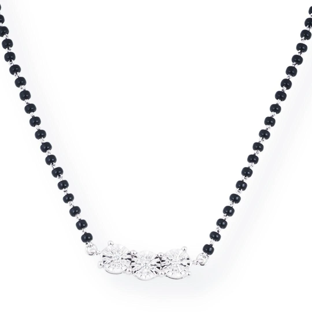 18ct White Gold Mangal Sutra with Black Beads and Diamond Accents 18ct White Gold Mangal Sutra With Black Beads And Diamond Accents -Mathieu Blan Chard Soldes 18ct White Gold Mangal Sutra with Black Beads and Diamond Accents