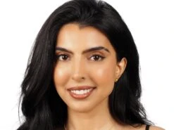 22ct Gold Flower Design Set With Cubic Zirconia Stones (Pendant + Chain + Stud Earrings) C-3795-LC-16 PS11015 E-PS11015 -Mathieu Blan Chard Soldes 22ct gold flower design set with cubic zirconia stones chain pendant earrings C 3759 PS11015 E PS11015 3