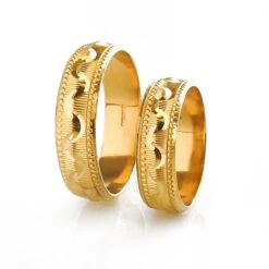 1 22ct Gold Diamond Cut Wedding Band 7872