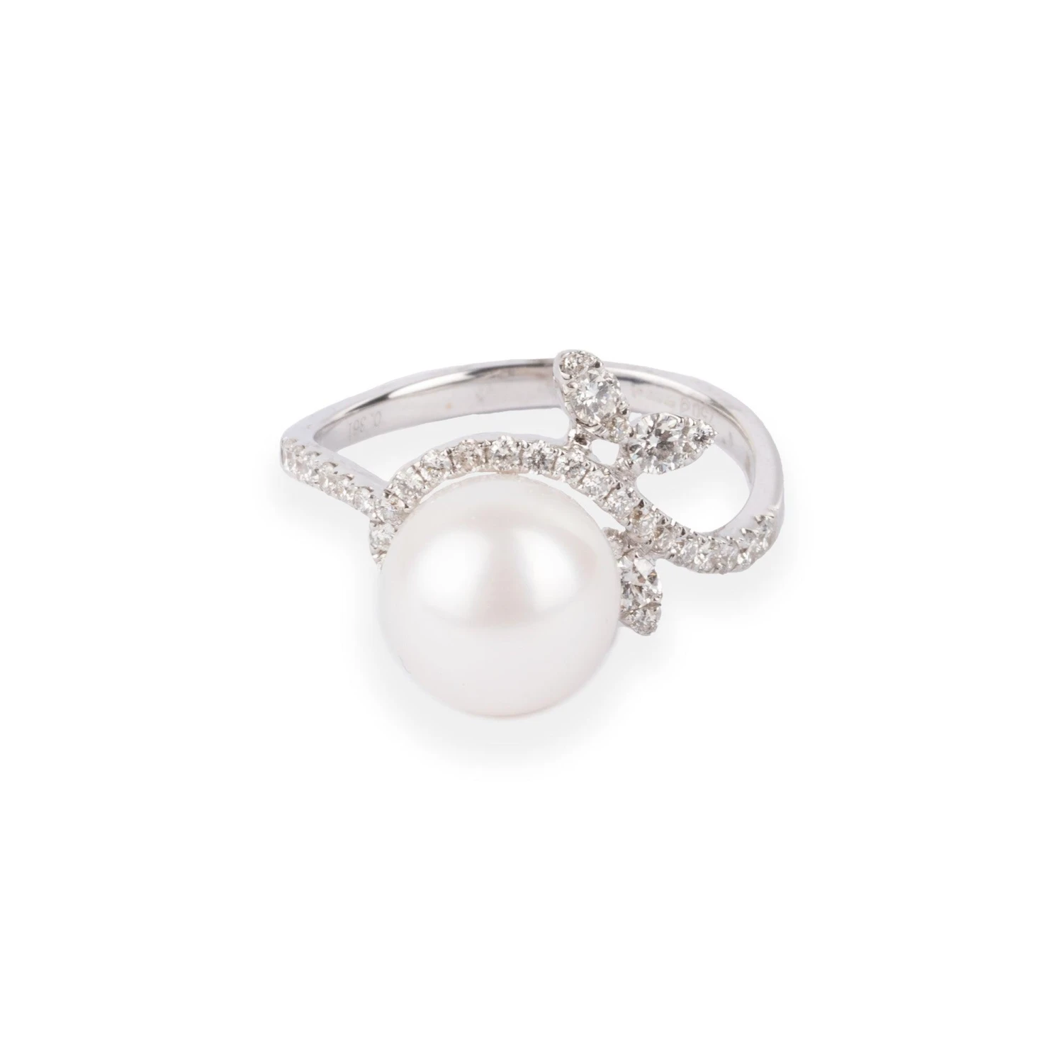 18ct White Gold Diamond & Cultured Pearl Dress Ring A-R35726-3000 18ct White Gold Diamond & Cultured Pearl Dress Ring A-R35726-3000 -Mathieu Blan Chard Soldes A R35726 3000 front