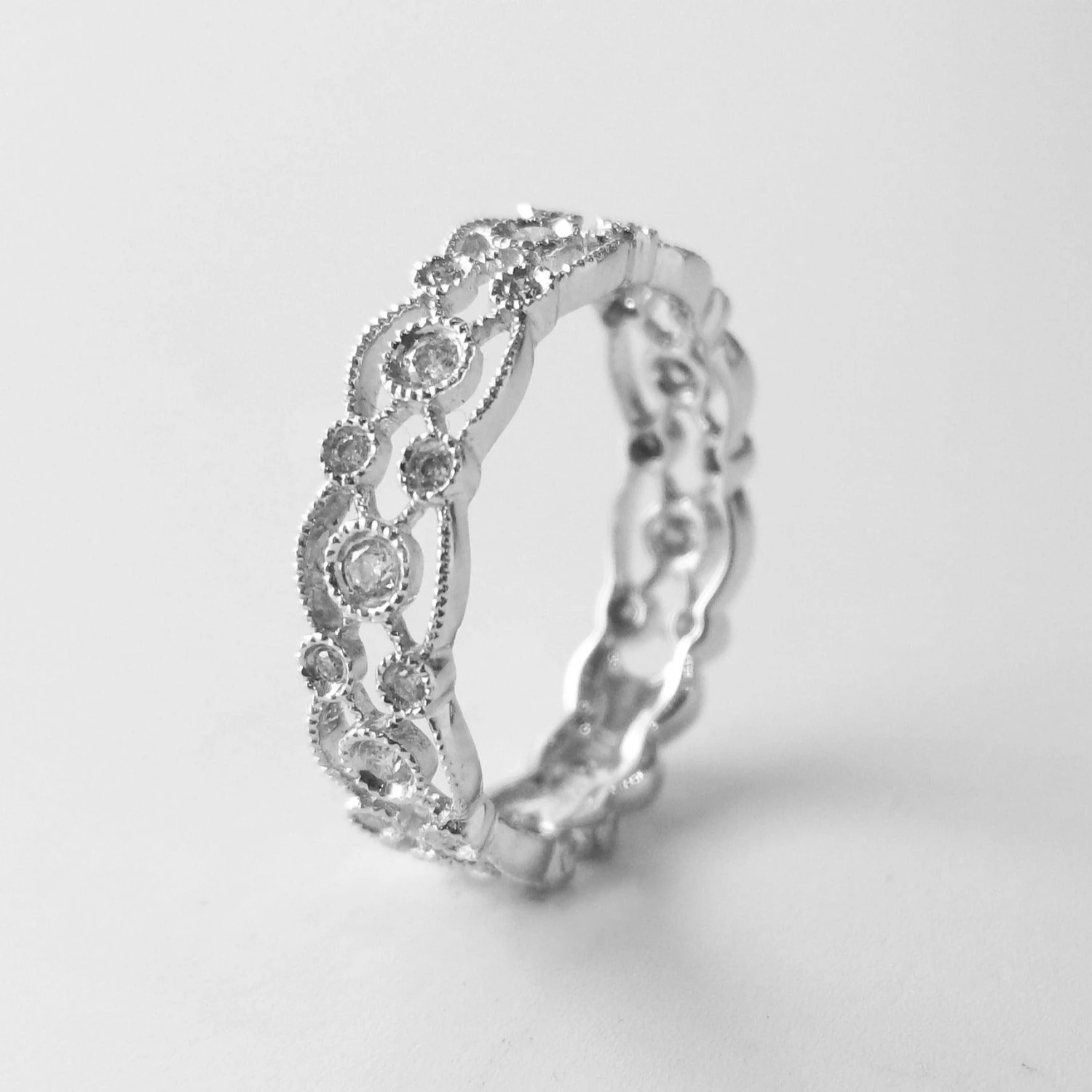 18ct White Gold Diamond Eternity Ring AR36386 18ct White Gold Diamond Eternity Ring AR36386 -Mathieu Blan Chard Soldes AR36386 A 18ct white gold diamond eternity ring