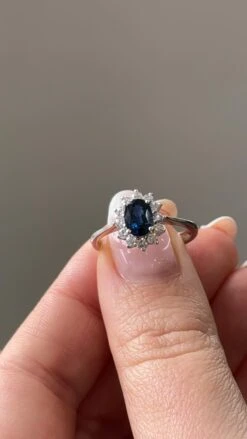 18ct White Gold And Blue Sapphire Dress Ring LR-7046 -Mathieu Blan Chard Soldes IMG 5751