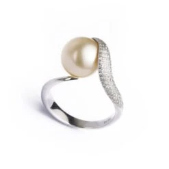 Platinum Diamond And Pearl Designer Ring LR-2191 PS