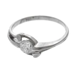 18ct White Gold Dress Ring Set With A Cubic Zirconia Stone LR-2371