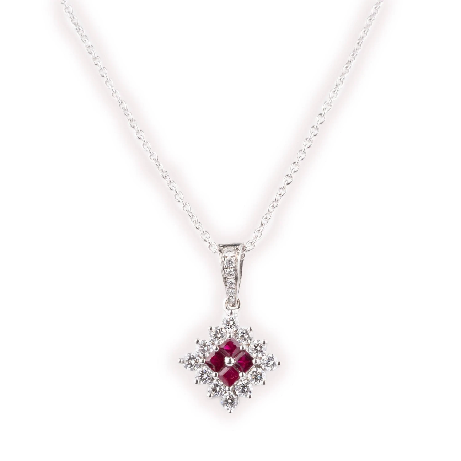 18ct White Gold Diamond & Ruby Chain, Pendant and Earrings Set CH11807-16 MCS2597 MCS2598 18ct White Gold Diamond & Ruby Chain, Pendant And Earrings Set CH11807-16 MCS2597 MCS2598 -Mathieu Blan Chard Soldes MCS2597