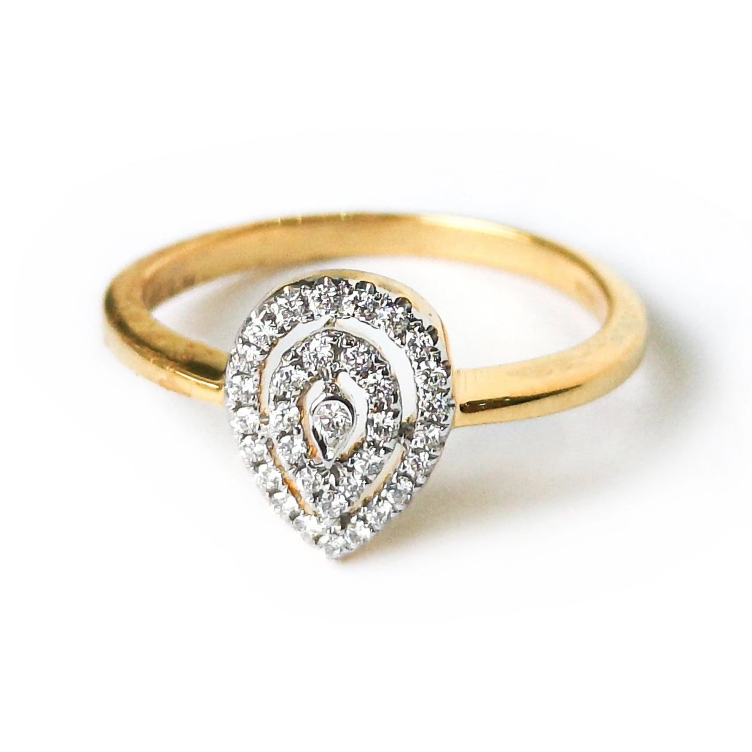 18ct White or Yellow Gold Diamond Dress Ring MCS3627 18ct White Or Yellow Gold Diamond Dress Ring MCS3627 -Mathieu Blan Chard Soldes MCS3627 Y A18ct yellow gold diamond dress ring