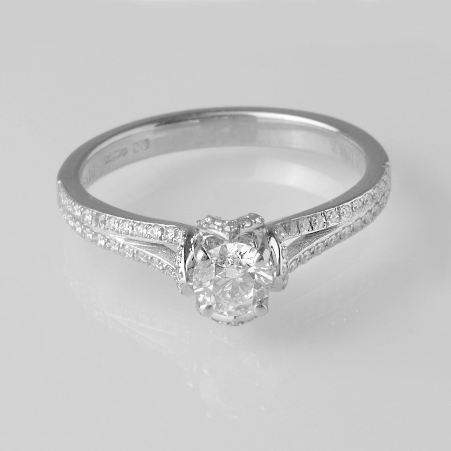 Platinum Diamond Engagement Ring VDRA2097 Platinum Diamond Engagement Ring VDRA2097 -Mathieu Blan Chard Soldes VDRA2097 2c A Platinum Diamond Engagement Ring