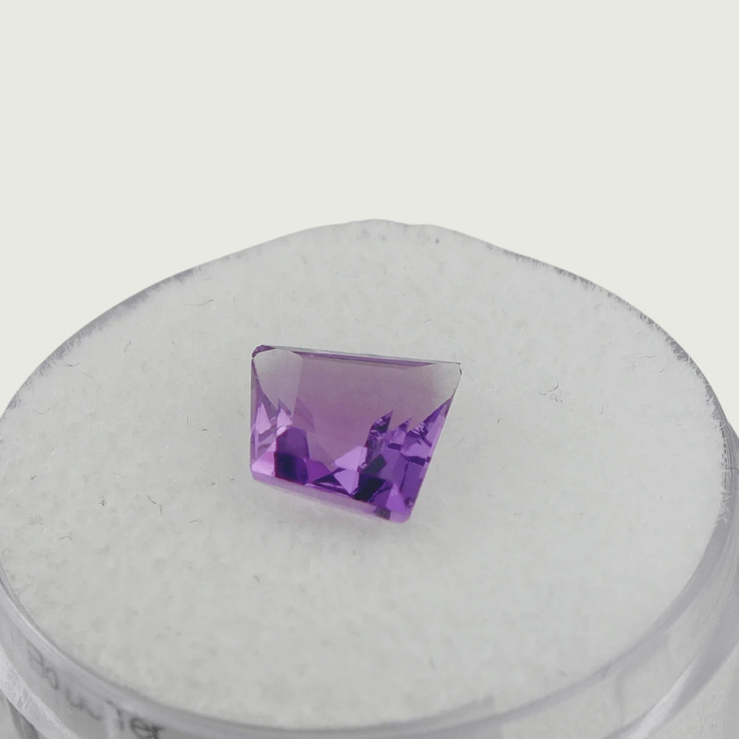 Améthyste Naturel Taille Bouclier Améthyste Naturel Taille Bouclier -Mathieu Blan Chard Soldes amethyste naturel taille bouclier mathieu blanchard pamm15749s 9 3x10 amethyste naturel taille oval pierres mathieu blanchard mathieu blanchard joaillerie 1176558807