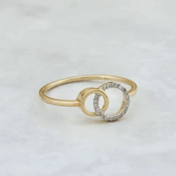 Bague Cercles En Or 10K Et Diamants 2 Bague Cercles En Or 10K Et Diamants -Mathieu Blan Chard Soldes bague cercles en or 10k et diamants bague cercles en or 10k et diamants 0 05 ctw mathieu blanchard mathieu blanchard joaillerie 1176250128