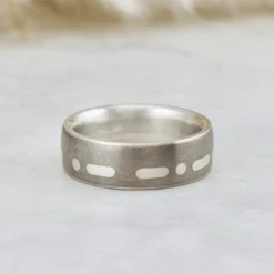 Bague Code Morse En Argent Et Titane -Mathieu Blan Chard Soldes bague code morse en argent et titane christine dwane bague code morse a personnaliser en argent et titane christine dwane x mathieu blanchard joailliers mathieu blanchard joaillerie 1170887397