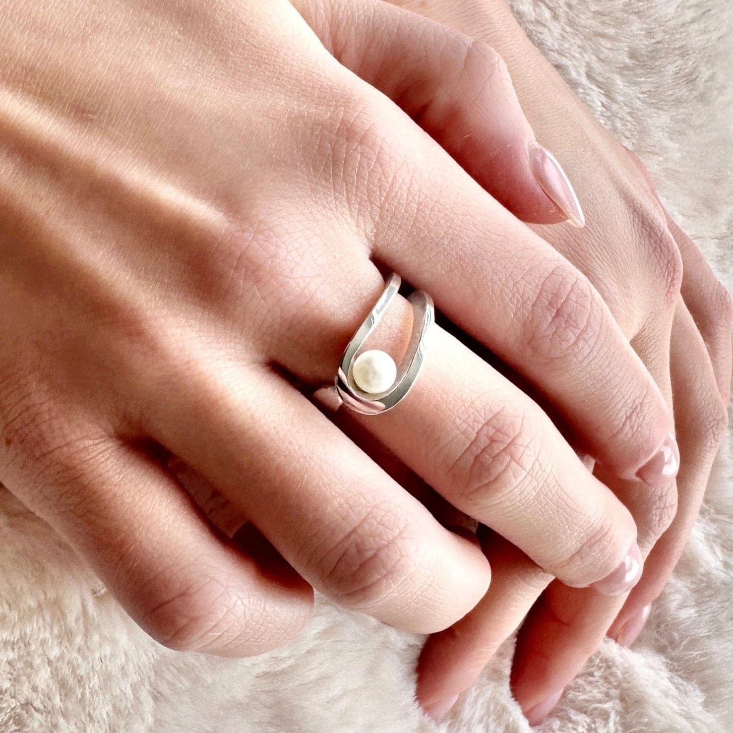 Bague en argent sterling et perle Bague En Argent Sterling Et Perle -Mathieu Blan Chard Soldes bague en argent sterling et perle jean bastien bagues mathieu blanchard 39457967866104