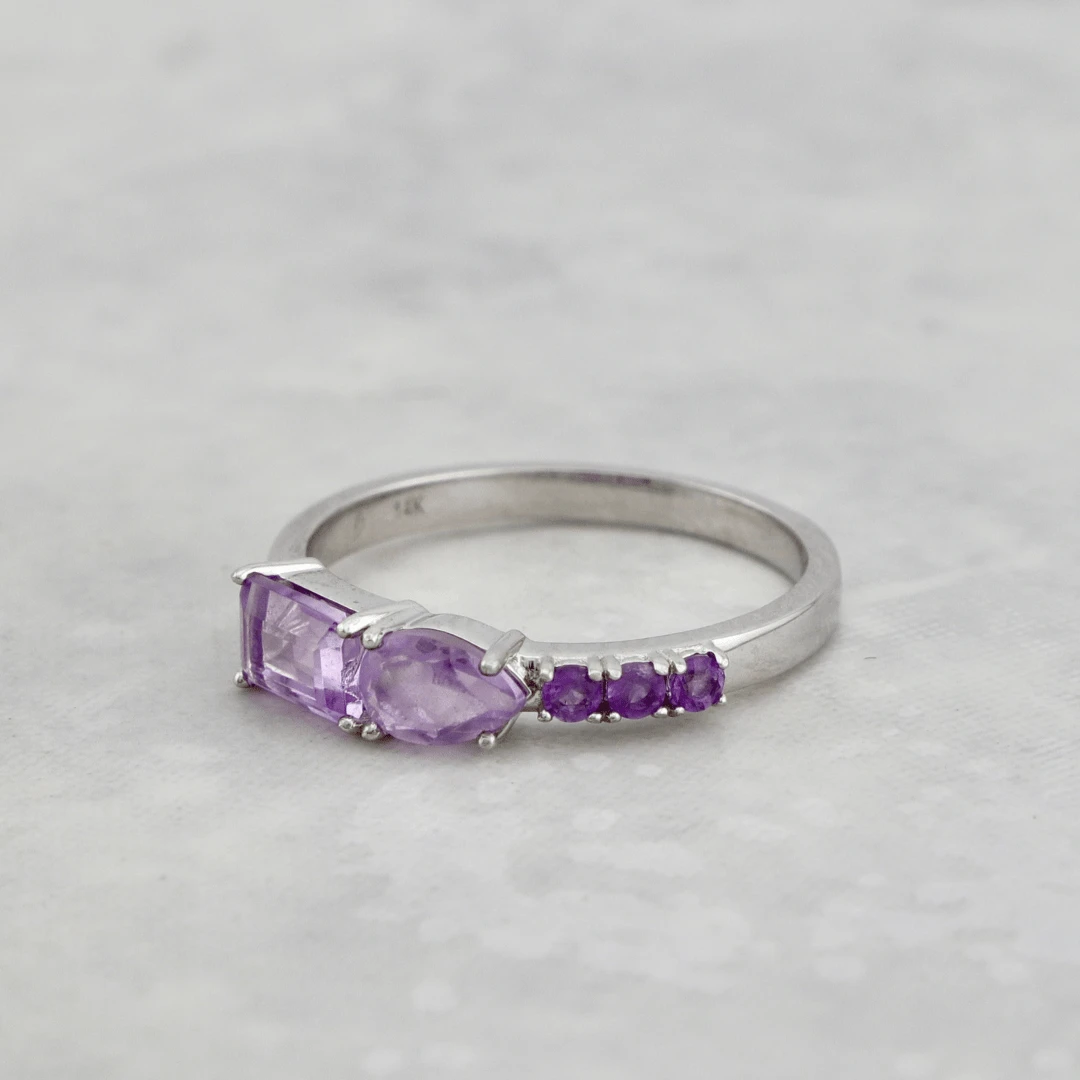 Bague en or 14K et améthyste Bague En Or 14K Et Améthyste -Mathieu Blan Chard Soldes bague en or 14k et amethyste mathieu blanchard bague en or 14k et 1ctw d amethyste liquidation mathieu blanchard mathieu blanchard joaillerie 43651903619320