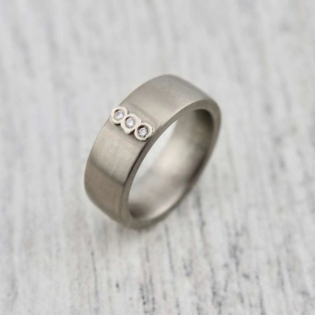 Bague en argent, titane et diamants Bague En Argent, Titane Et Diamants -Mathieu Blan Chard Soldes bague en or 24k titane et diamants christine dwane mathieu blanchard 40533831450872