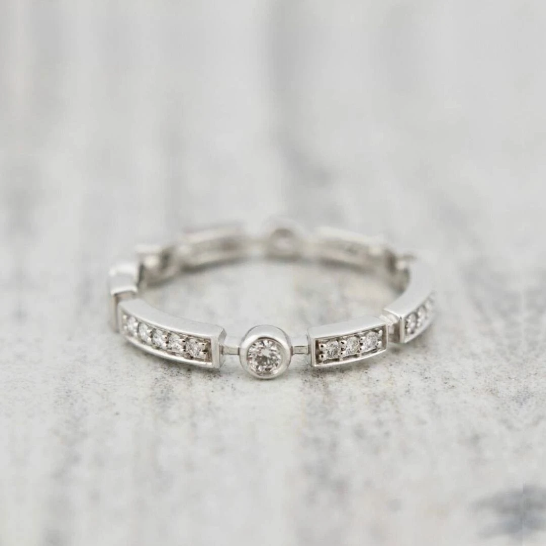 Bague en or 14K et diamants - 0,35 ctw Bague En Or 14K Et Diamants - 0,35 Ctw -Mathieu Blan Chard Soldes bague en or blanc 14k et diamants 35pts grandeur 7 5 rpm bagues mathieu blanchard 40466394579192