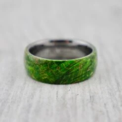 Bague En Tungstène Et Bois D'érable Infusé Vert