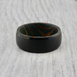 Bague En Tungstène Et Bois D'érable Infusé Zébré