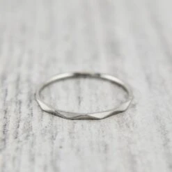 Bague Géométrique En Acier