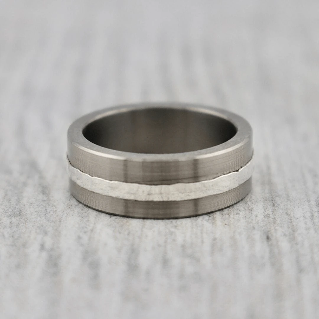 Bague Horizon en argent et titane Bague Horizon En Argent Et Titane -Mathieu Blan Chard Soldes bague horizon en argent et titane christine dwane jonc horizon en argent et tiane christine dwane x mathieu blanchard joailliers mathieu blanchard joaillerie 1176000626