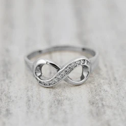 Bague Infini En Or 10K -Mathieu Blan Chard Soldes bague infini en or blanc 10k bague infini en or 10k rpm mathieu blanchard joailliers mathieu blanchard joaillerie 42137011585272