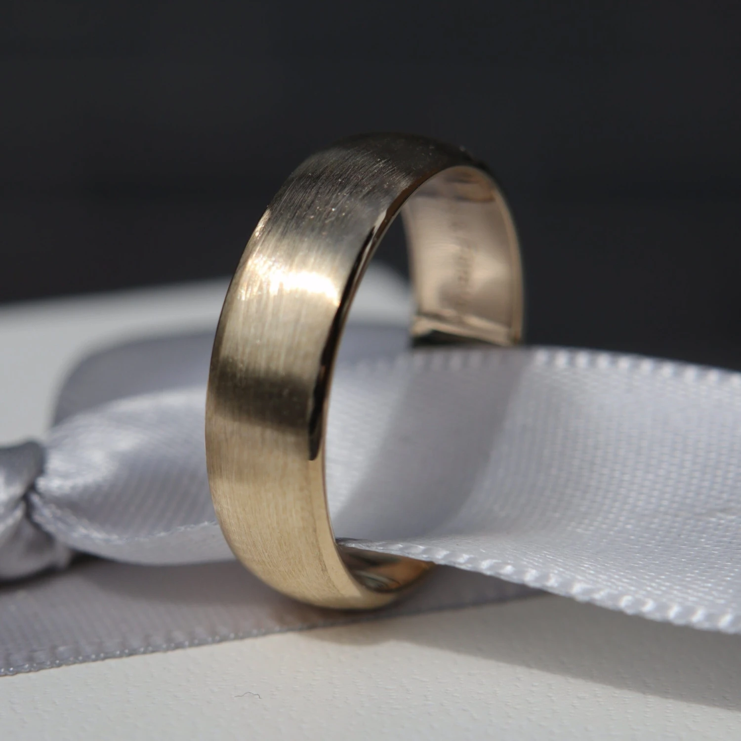 Bague Classique en or 10K Bague Classique En Or 10K -Mathieu Blan Chard Soldes bague jonc classique en or 10k mathieu blanchard bagues mathieu blanchard 39497289269496 scaled