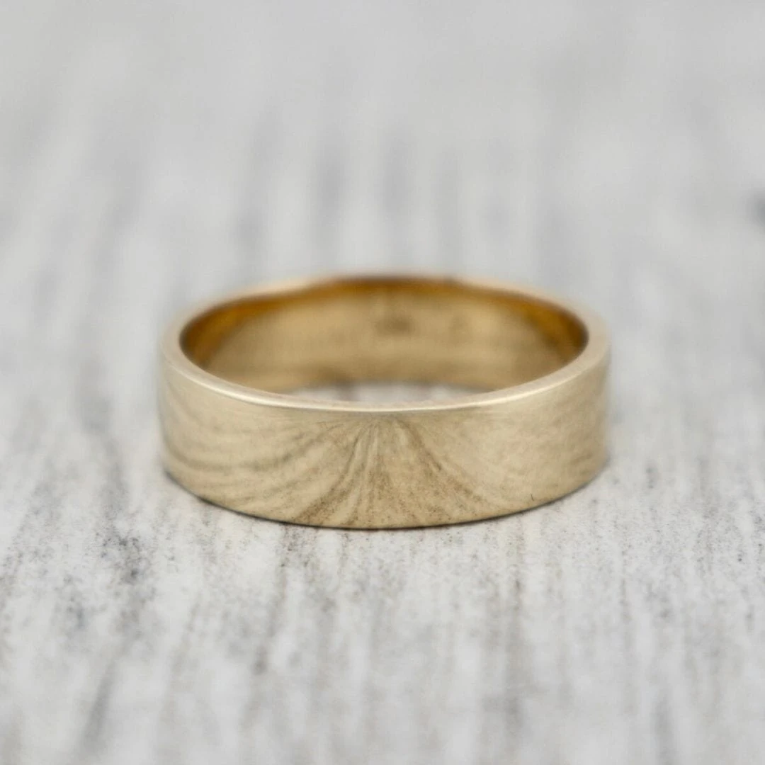 Bague Classique en or 10K Bague Classique En Or 10K -Mathieu Blan Chard Soldes bague jonc classique en or 10k mathieu blanchard bagues mathieu blanchard 40774560514296