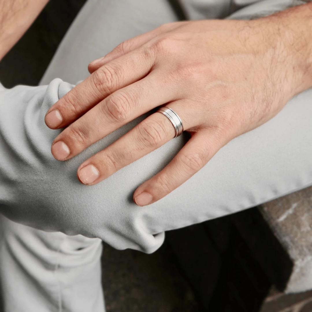 Bague en or 10K Bague En Or 10K -Mathieu Blan Chard Soldes bague jonc en or 10k mathieu blanchard jonc 6mm en or blanc 10k satine bagues de fiancailles homme mathieu blanchard joaillerie 1170887191