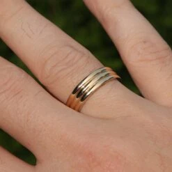 Bague Fusion En Or 10K 3 Bague Fusion En Or 10K -Mathieu Blan Chard Soldes bague jonc fusion en or 10k mathieu blanchard bagues mathieu blanchard 39534844739832