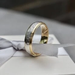 Bague Martelée En Or 10K -Mathieu Blan Chard Soldes bague jonc martele en or jaune et blanc 10k mathieu blanchard joaillerie bagues mathieu blanchard 40154559906040