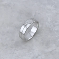 Bague Rivière En Or 10K 5 Bague Rivière En Or 10K -Mathieu Blan Chard Soldes bague jonc riviere en or 10k 8 or blanc 10k poli mathieu blanchard pba5opm15288s 8 jonc riviere en or 10k bagues de fiancailles pour homme mathieu blanchard joaillerie 1170887266