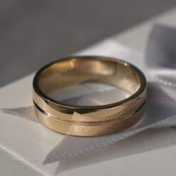 Bague Rivière En Or 10K 4 Bague Rivière En Or 10K -Mathieu Blan Chard Soldes bague jonc riviere en or 10k mathieu blanchard bagues mathieu blanchard 39534835695864