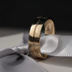 Bague Rivière En Or 10K 3 Bague Rivière En Or 10K -Mathieu Blan Chard Soldes bague jonc riviere en or 10k mathieu blanchard bagues mathieu blanchard 39534839103736