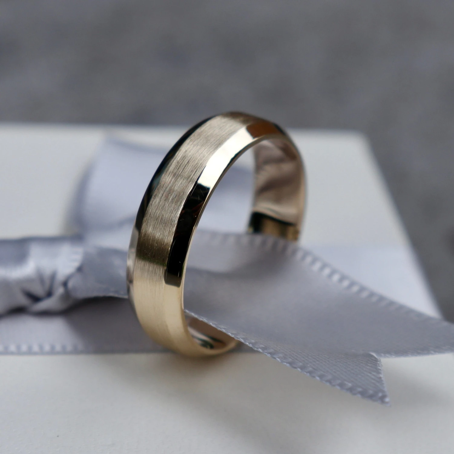 Bague Symétrie en or 10K Bague Symétrie En Or 10K -Mathieu Blan Chard Soldes bague jonc symetrie en or 10k mathieu blanchard bagues mathieu blanchard 39618325872888 scaled