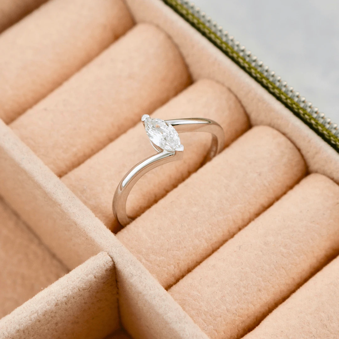 Bague Marquise en or 14K - 18K ou platine et diamant 0,3 ct Bague Marquise En Or 14K - 18K Ou Platine Et Diamant 0,3 Ct -Mathieu Blan Chard Soldes bague marquise en or 14k et diamant mathieu blanchard bague marquise en or 14k et diamant marquise 0 3ct mathieu blanchard mathieu blanchard joaillerie 43845178556664