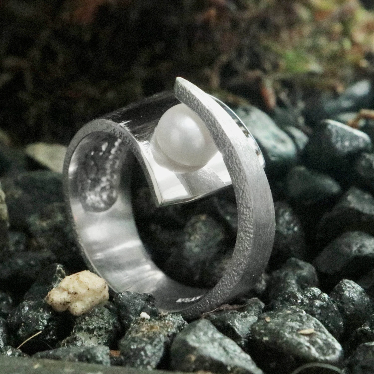 Bague Pointe en argent sterling et perle Bague Pointe En Argent Sterling Et Perle -Mathieu Blan Chard Soldes bague pointe en argent sterling et perle jean bastien bagues mathieu blanchard 39515567522040 scaled