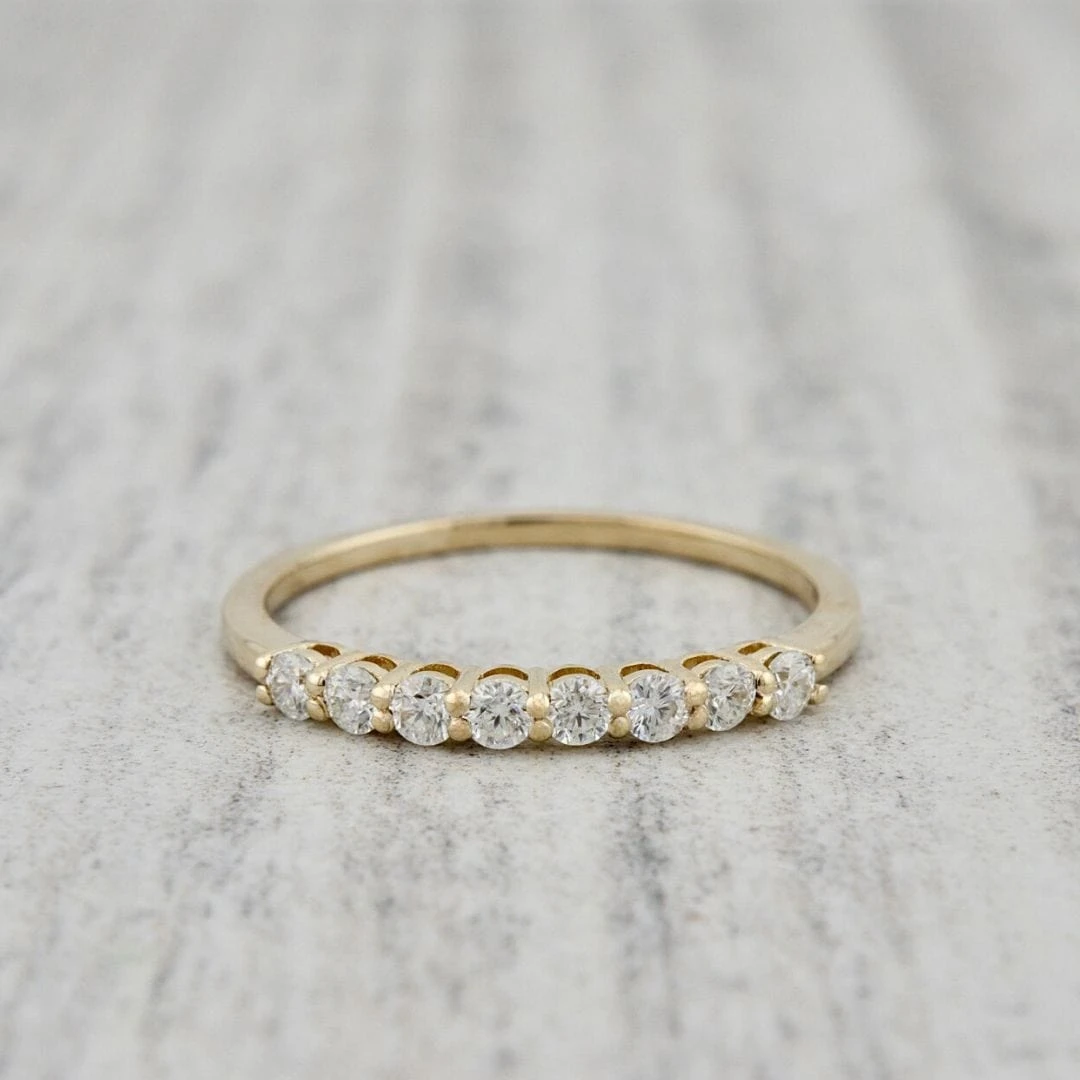 Bague semi-éternité à 8 moissanites en or 10K Bague Semi-éternité à 8 Moissanites En Or 10K -Mathieu Blan Chard Soldes bague semi eternite a 8 moissanites en or jaune ou blanc 10k mathieu blanchard bagues mathieu blanchard 40431838298360