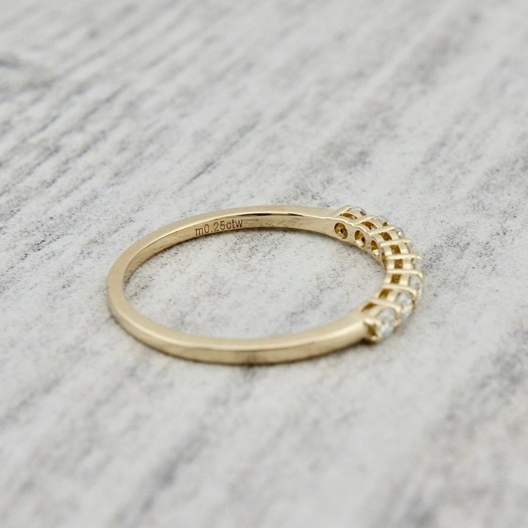 Bague semi-éternité à 8 moissanites en or 10K Bague Semi-éternité à 8 Moissanites En Or 10K -Mathieu Blan Chard Soldes bague semi eternite a 8 moissanites en or jaune ou blanc 10k mathieu blanchard bagues mathieu blanchard 40431838331128