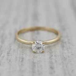 Bague Solitaire Classique En Or 10K Et Moissanite 0,5 Ct