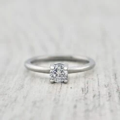 Bague Solitaire En Acier