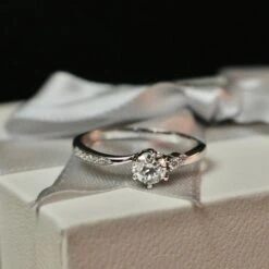 Bague Solitaire En Or 10K Et Moissanites -Mathieu Blan Chard Soldes bague solitaire en or 10k et moissanites mathieu blanchard bagues mathieu blanchard 39950698643704