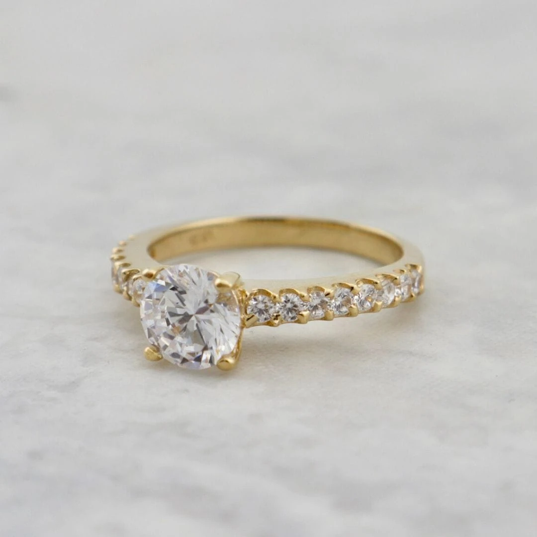 Bague Solitaire en or jaune 10K Bague Solitaire En Or Jaune 10K -Mathieu Blan Chard Soldes bague solitaire en or jaune 10k bague solitaire en or jaune 10k bijouterie mathieu blanchard mathieu blanchard joaillerie 41367794286840