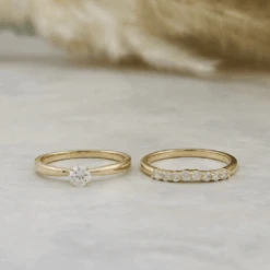 Bagues Ensemble D'alliances Classique En Or 14K - 18K Ou Platine Et Diamants 4 Bagues Ensemble D'alliances Classique En Or 14K - 18K Ou Platine Et Diamants -Mathieu Blan Chard Soldes bagues ensemble d alliances classique en or 14k et diamants mathieu blanchard duo solitaire diamants 0 3ct et et jonc 0 28ctw mathieu blanchard mathieu blanchard joaillerie 1100466933