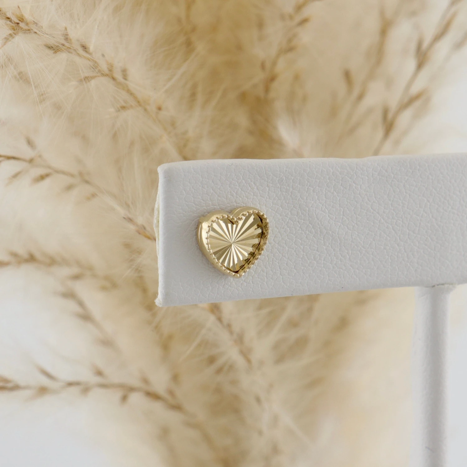 Boucles d'oreilles Coeurs en or jaune ou blanc 10K Boucles D'oreilles Coeurs En Or Jaune Ou Blanc 10K -Mathieu Blan Chard Soldes boucles d oreilles coeurs en or jaune ou blanc 10k boucles d oreilles coeurs en or 10k mathieu blanchard mathieu blanchard joaillerie 1143897705