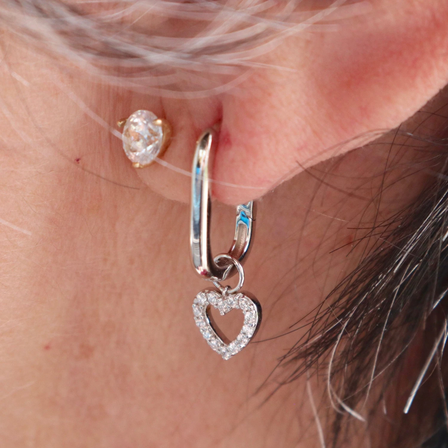 Boucles d'oreilles Huggies Coeurs en argent sterling Boucles D'oreilles Huggies Coeurs En Argent Sterling -Mathieu Blan Chard Soldes boucles d oreilles huggies coeurs en argent sterling mathieu blanchard boucles d oreilles mathieu blanchard 39600530522360 scaled