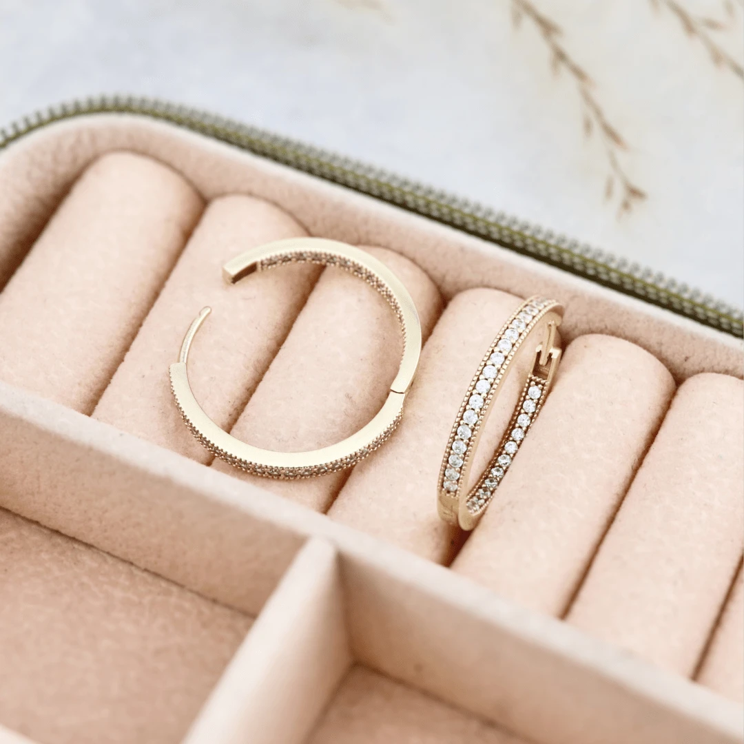 Boucles d'oreilles huggies Éclats + en or 10K Boucles D'oreilles Huggies Éclats + En Or 10K -Mathieu Blan Chard Soldes boucles d oreilles huggies eclats en or 10k ey d17 4749 20mm boucles d oreilles huggies eclats en or 10k mathieu blanchard mathieu blanchard joaillerie 1170887359