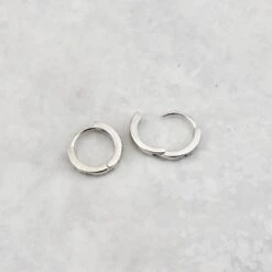 Boucles D'oreilles Huggies Princesse En Argent Sterling -Mathieu Blan Chard Soldes boucles d oreilles huggies princesse en argent sterling argent mathieu blanchard pboam10875s huggies princesses en argent 925 mathieu blanchard mathieu blanchard joaillerie 42444818743544