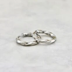 Boucles D'oreilles Huggies Torsade En Acier