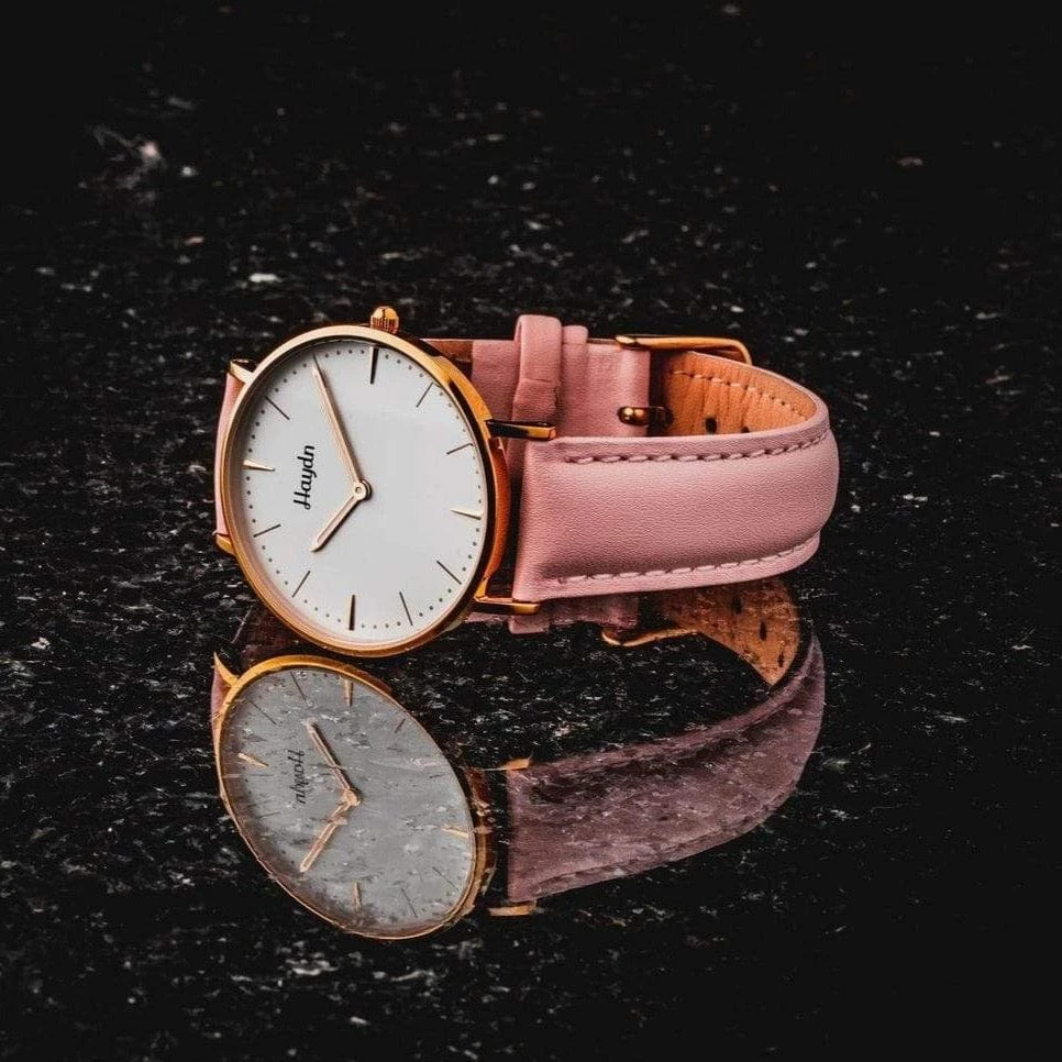 Bracelet de montre en cuir rose - 18mm Bracelet De Montre En Cuir Rose - 18mm -Mathieu Blan Chard Soldes bracelet de montre en cuir rose 18mm 18 mm haydn bracelets de montre mathieu blanchard 39554334032120